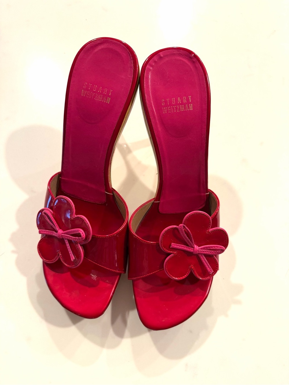 STUART WEITZMAN•red/pink patent leather flower slide heeled sandals 8.5M EUC